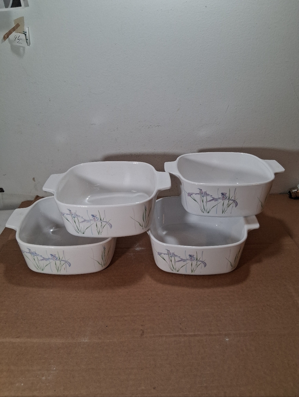 Four (4) 1 1/2 Qt "Shadow Iris" Casseroles Corningware Vintage USA